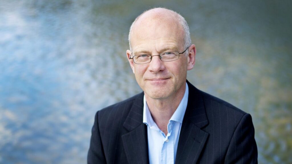 8286711-11magkimbohrjpg