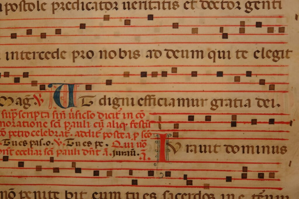 C14_Ital_Antiphonary_Recto_Closeup